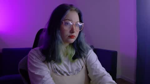 Snapshot of geistermadchen chatting on 10.30.25 Vi online show from 10.30.25