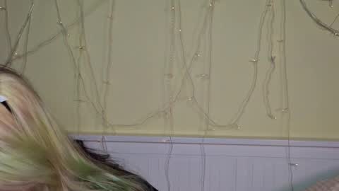 Ilona online show from 11.12.25