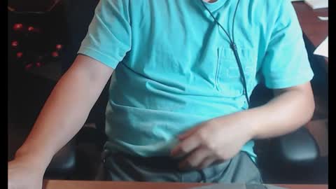 Snapshot of genefun chatting on 11.28.25 genefun online show from 11.28.25