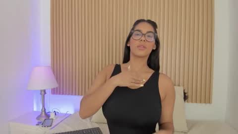 Snapshot of genesisruiz chatting on 10.21.25 online show from 10.21.25