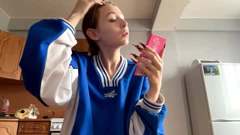 Snapshot of geneviveseay chatting on 09.18.25 Emmi online show from 09.18.25