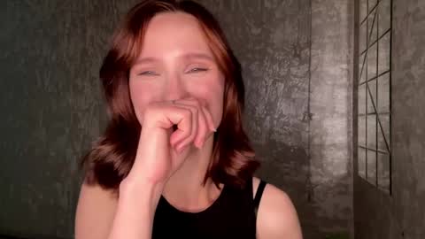 Snapshot of genieflug chatting on 04.29.26 Riana online show from 04.29.26