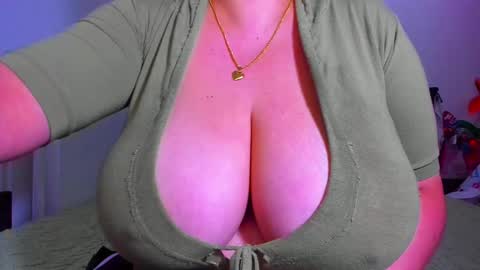 Snapshot of genifersweet chatting on 12.03.24 genifersweet online show from 12.03.24