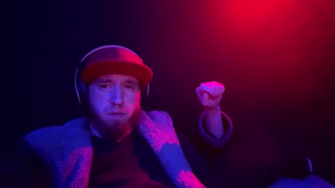 Snapshot of genitalwars chatting on 11.24.25 genitalwars online show from 11.24.25