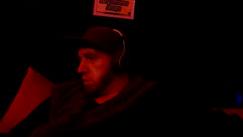 Snapshot of genitalwars chatting on 12.16.25 genitalwars online show from 12.16.25