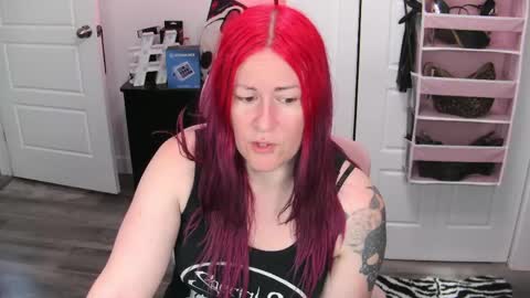 Snapshot of gennyrock chatting on 05.26.26 Genny Rock and online show from 05.26.26