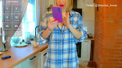 Anna online show from 01.24.25