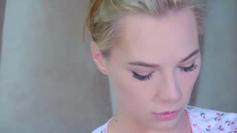 GentleRossi online show from 12.18.25