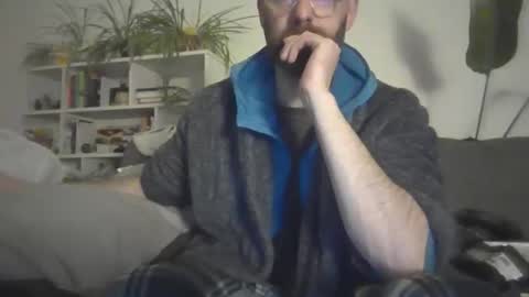 Snapshot of geon2xx chatting on 11.02.25 Geon online show from 11.02.25