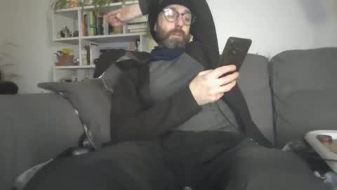 Snapshot of geon2xx chatting on 11.15.25 Geon online show from 11.15.25