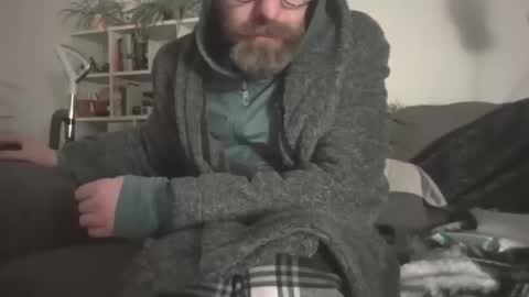 Snapshot of geon2xx chatting on 11.18.25 Geon online show from 11.18.25