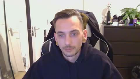 Snapshot of georgek0011 chatting on 11.11.25 georgek0011 online show from 11.11.25