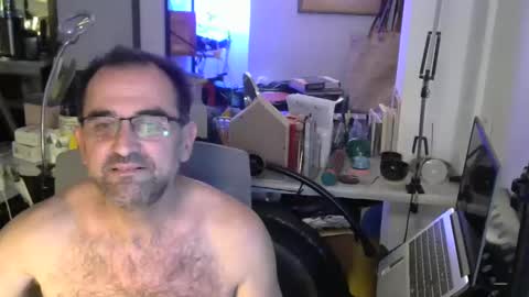 Snapshot of georgempt chatting on 01.04.25 georgempt online show from 01.04.25