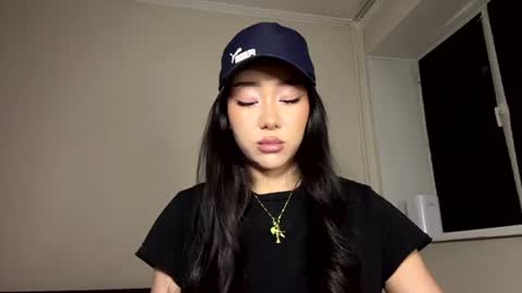 Snapshot of georginegingerich chatting on 07.16.26 Mari online show from 07.16.26