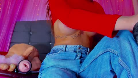 geraldinesuaan online show from 12.11.24