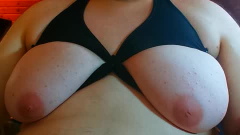 Snapshot of germanfatfemboy chatting on 09.09.25 germanfatfemboy online show from 09.09.25