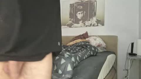 A  A online show from 10.20.25