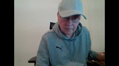 Snapshot of germansocksman4boys chatting on 10.14.25 germansocksman4boys online show from 10.14.25
