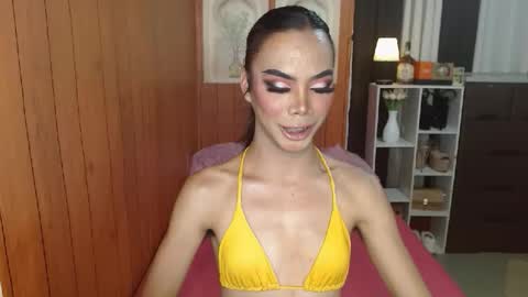 Sidneymorens online show from 10.24.25