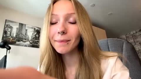 Sophie online show from 07.14.26