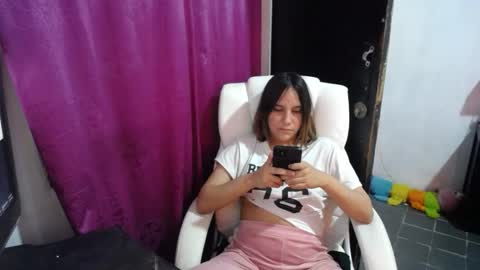 Snapshot of ggemas chatting on 12.18.25 ggemas online show from 12.18.25