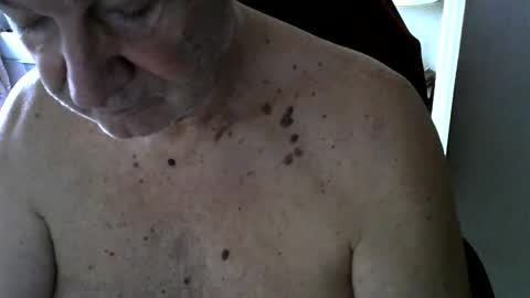 Snapshot of gh1952ma chatting on 02.12.25 Gisse online show from 02.12.25