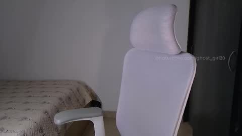 Im Jenn Next stream Monday - start -5 GMT online show from 12.18.25