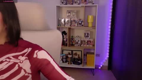 Im Jenn Next stream Monday - start -5 GMT online show from 02.15.26