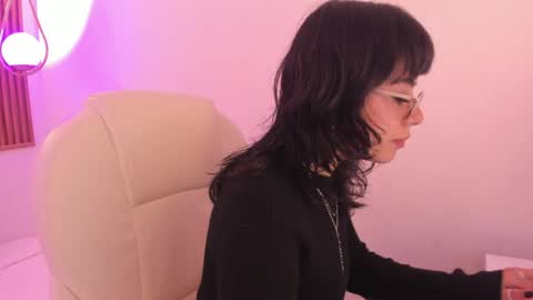 Milaa online show from 04.11.26