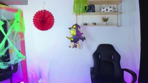 giaaaa   online show from 10.23.25