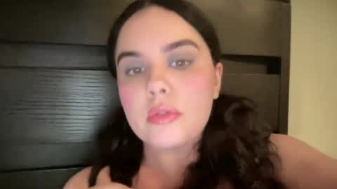 Snapshot of gia_is_horny chatting on 12.07.24 The Queen of Squirt online show from 12.07.24