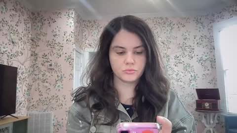 Snapshot of gia_is_horny chatting on 12.23.24 The Queen of Squirt online show from 12.23.24