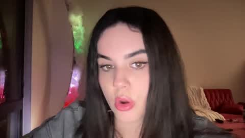 Snapshot of gia_is_horny chatting on 01.12.25 The Queen of Squirt online show from 01.12.25