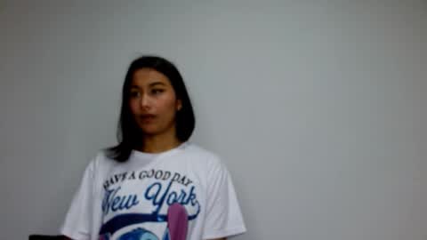 Snapshot of gia_lee10 chatting on 10.08.25 Gia Lee online show from 10.08.25