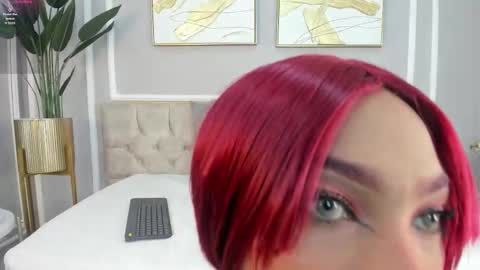 Snapshot of gia_ricci chatting on 12.14.25 GIA online show from 12.14.25