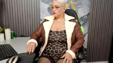 Snapshot of gianellacox chatting on 02.19.26 online show from 02.19.26