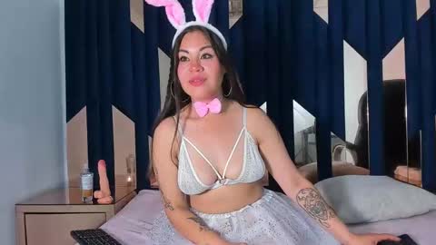 GiannaJohnson online show from 10.24.25