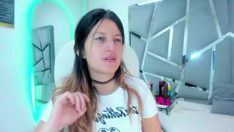 GiaRoussel online show from 01.07.25