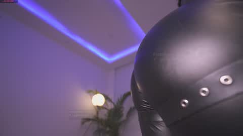 Snapshot of gigi_ulala chatting on 01.25.25 80 off in my OF gigipriv  online show from 01.25.25