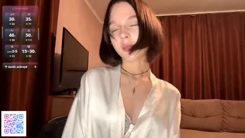 Snapshot of gigikray chatting on 10.17.25 Molly online show from 10.17.25