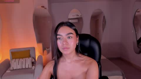 Snapshot of gigilee_ chatting on 12.09.24 GIGI online show from 12.09.24