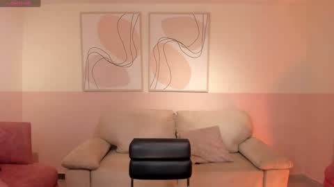 Snapshot of gigilee_ chatting on 12.30.24 GIGI online show from 12.30.24