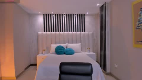 Snapshot of gigilee_ chatting on 01.22.25 GIGI online show from 01.22.25