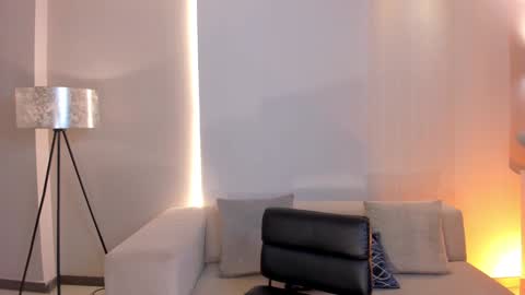 Snapshot of gigilee_ chatting on 01.30.25 GIGI online show from 01.30.25