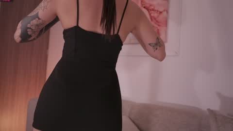 Snapshot of gigilee_ chatting on 02.04.25 GIGI online show from 02.04.25