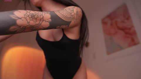 Snapshot of gigilee_ chatting on 09.10.25 GIGI online show from 09.10.25