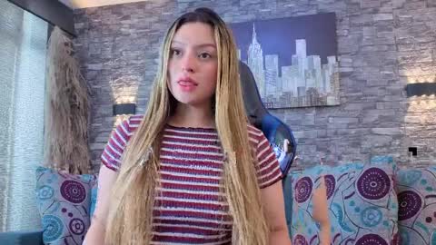 Snapshot of giigii_hadidd chatting on 04.11.26 Giigii Hadid online show from 04.11.26