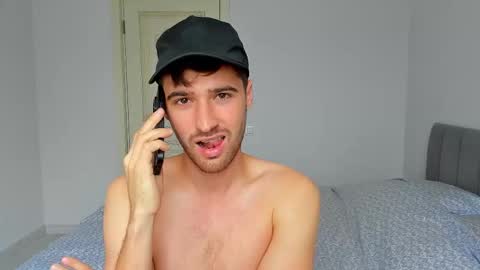 Snapshot of gilbertogonzales chatting on 09.18.25 gilbertogonzales online show from 09.18.25