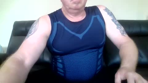 Snapshot of gimmmieoooo chatting on 04.06.26 gimmmieoooo online show from 04.06.26