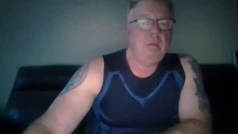 Snapshot of gimmmieoooo chatting on 04.17.26 gimmmieoooo online show from 04.17.26